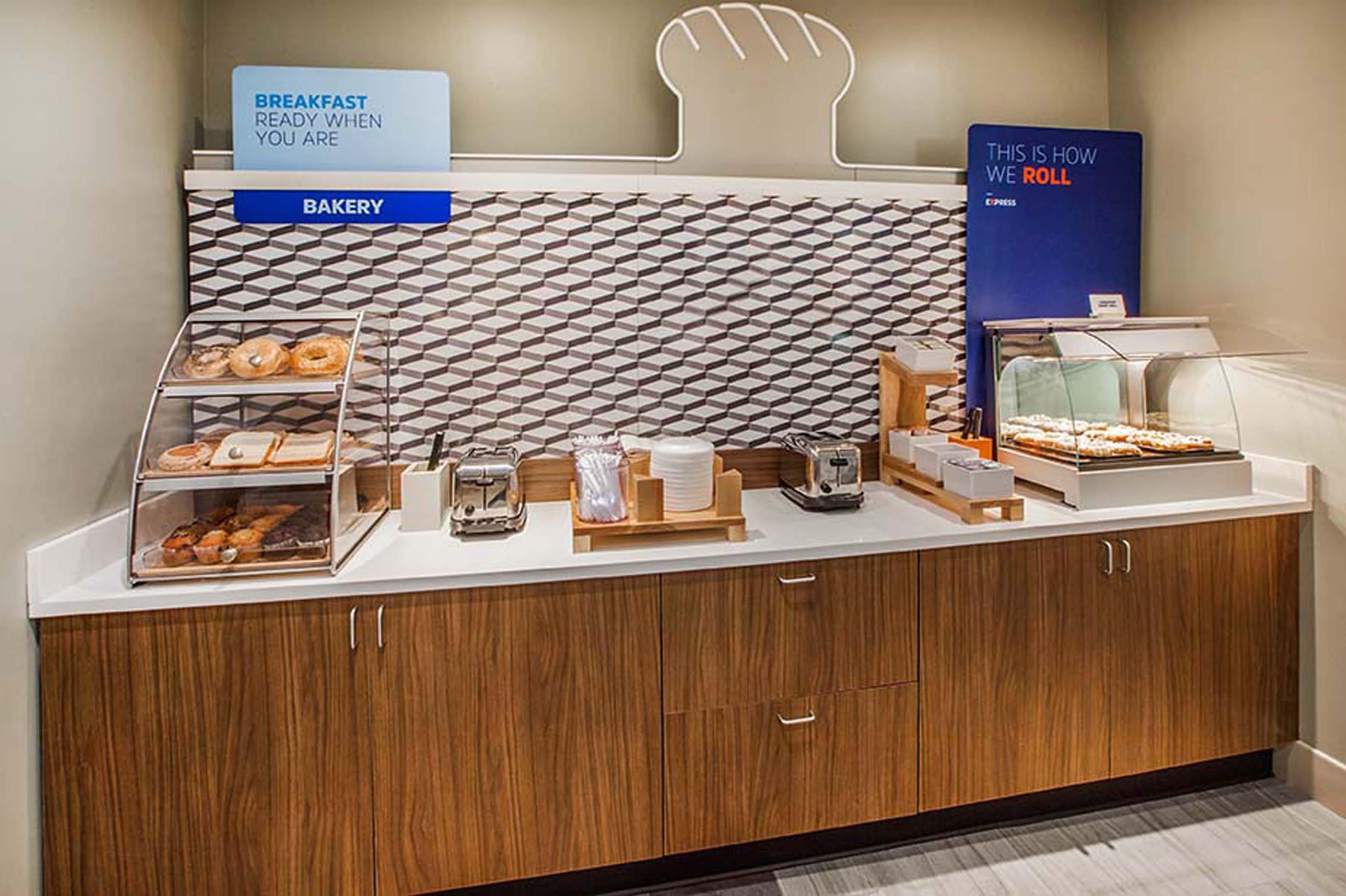 Holiday Inn Express & Suites - Marion By Ihg Экстерьер фото